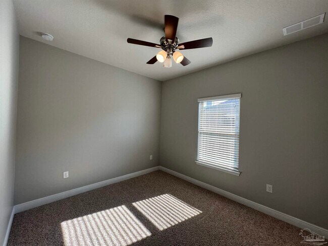 Building Photo - 4128 S Cambridge Way