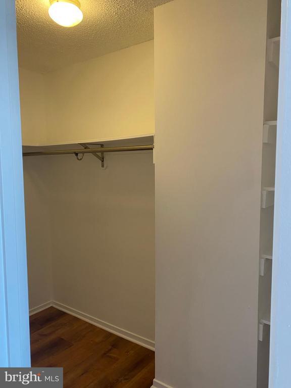 Building Photo - 2311 Pimmit Dr