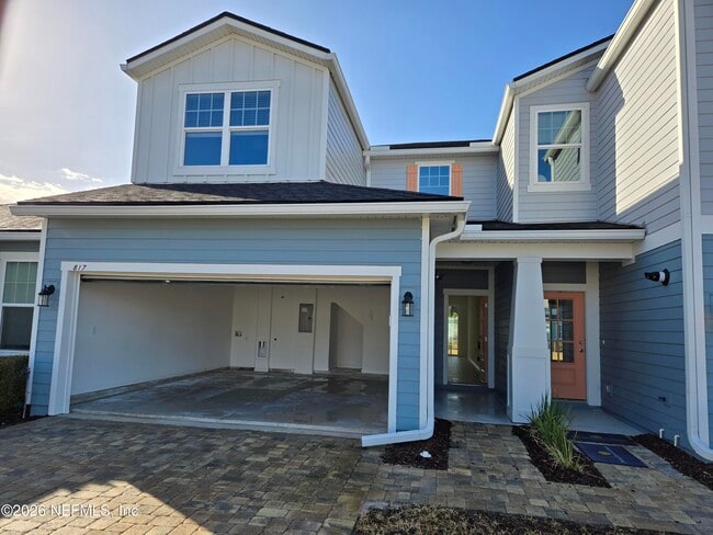 Building Photo - 817 Cherry Elm Dr