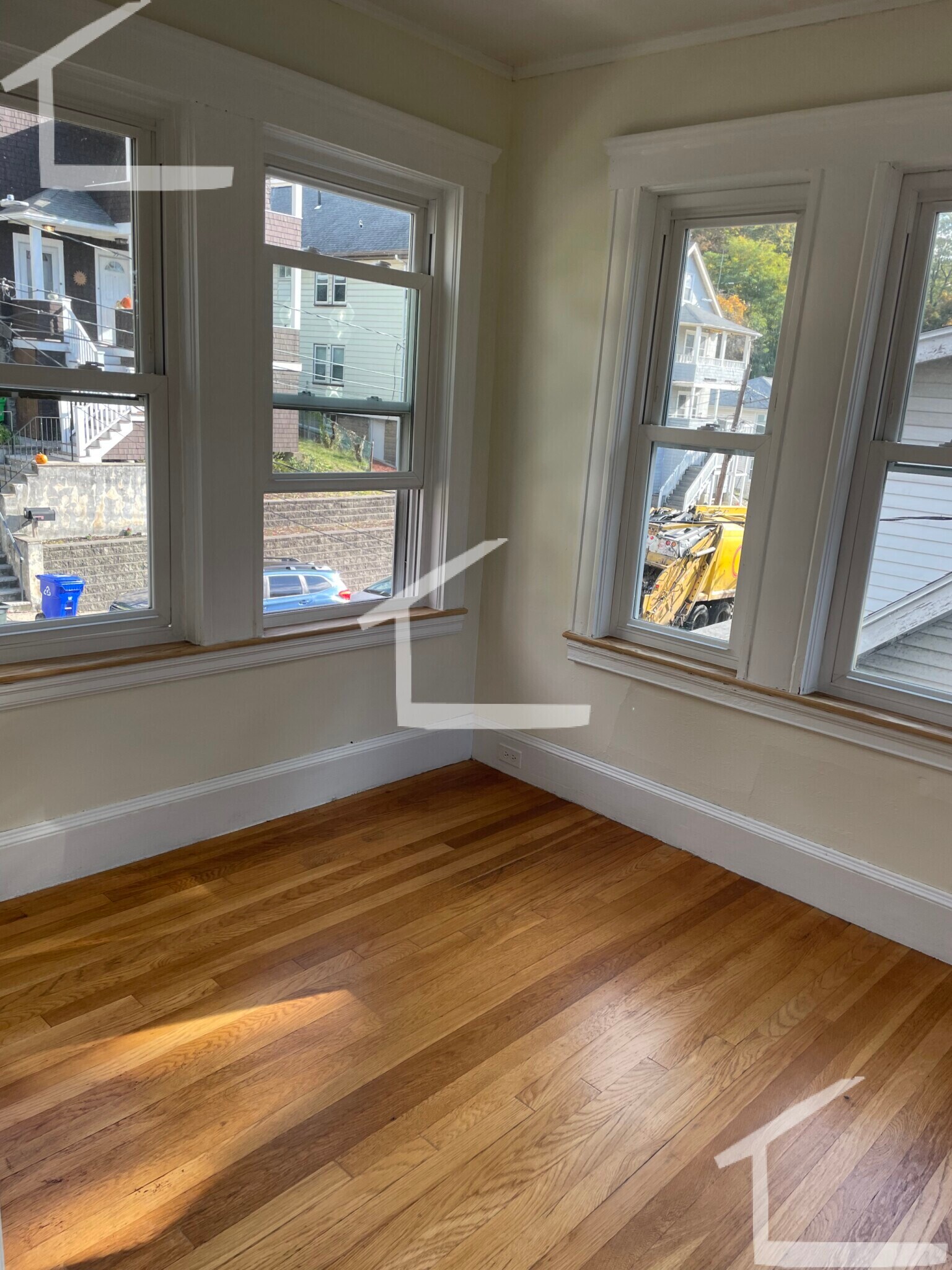 Building Photo - 50 Larch St