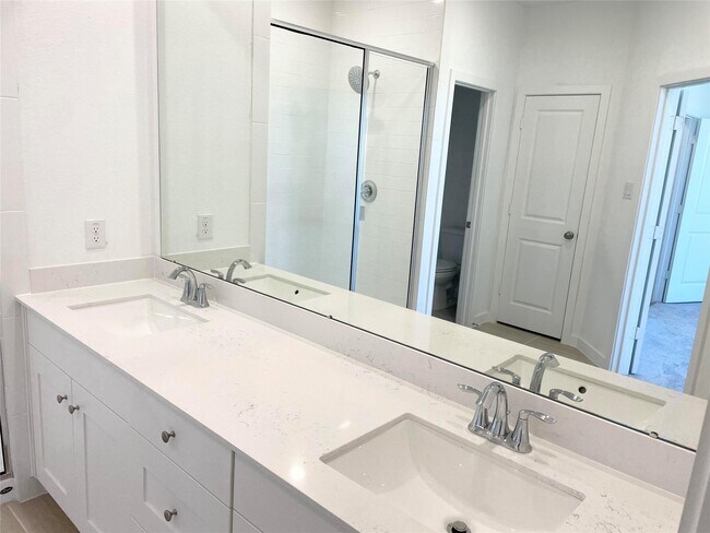 Building Photo - 6423 Symphony Wave Dr
