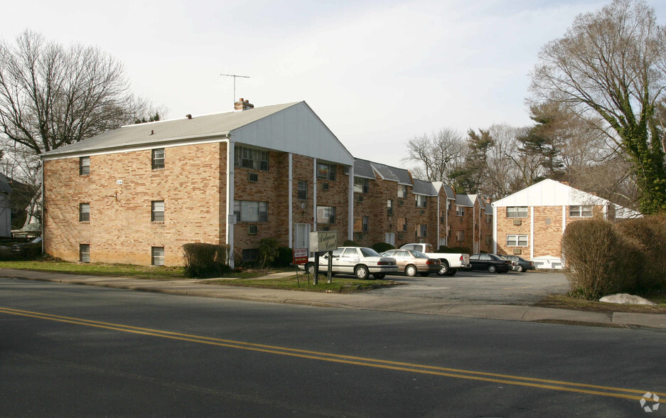 Primary Photo - Ardmore Court of Lansdowne