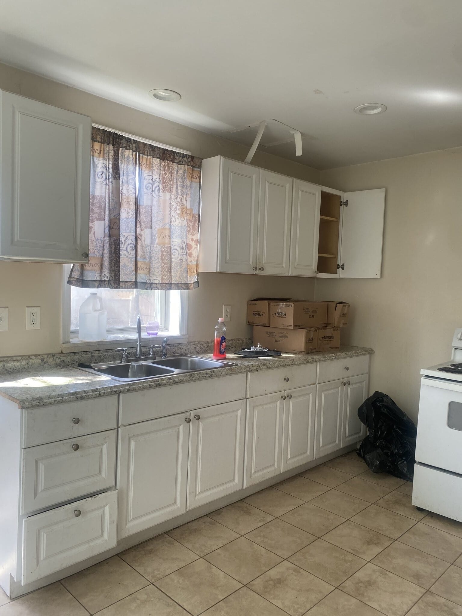 Building Photo - 29 Oakwood Ln