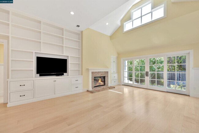 Building Photo - 772 John Way