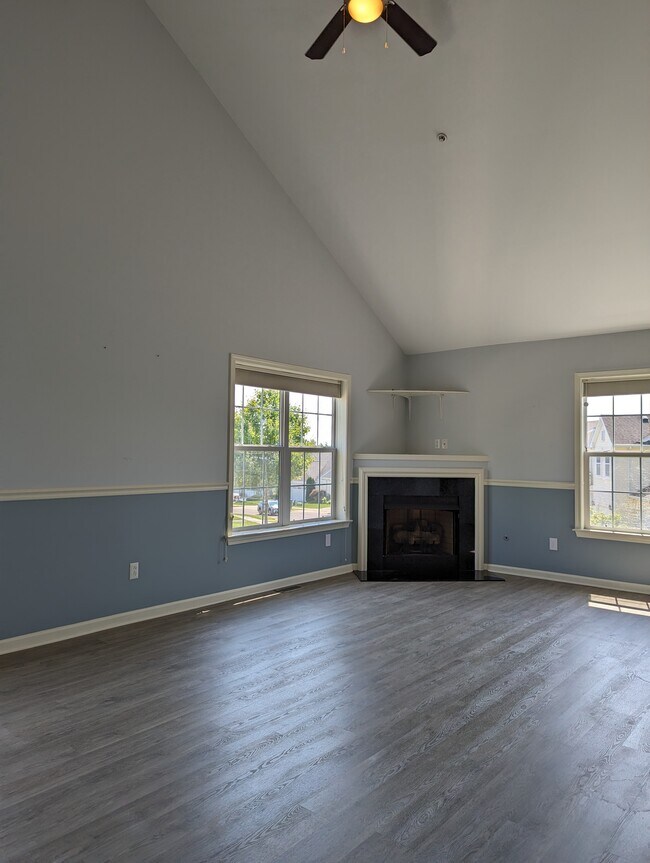 Building Photo - 601 Worthington Dr