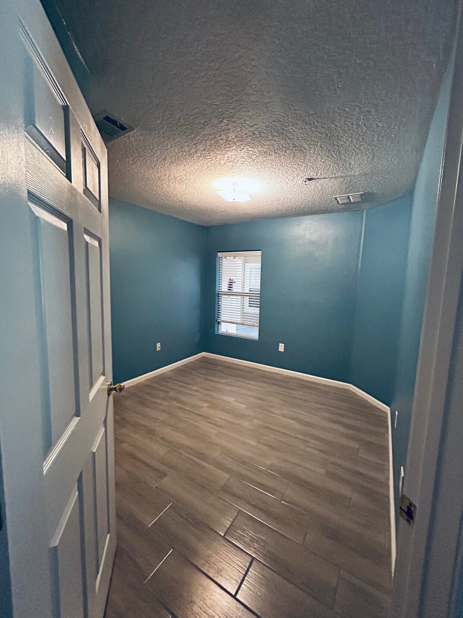 Building Photo - 9690 Amarante Cir
