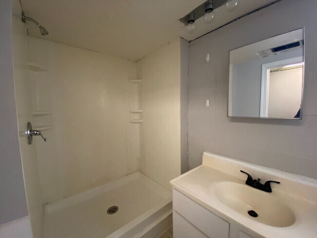 Building Photo - PRE-LEASING