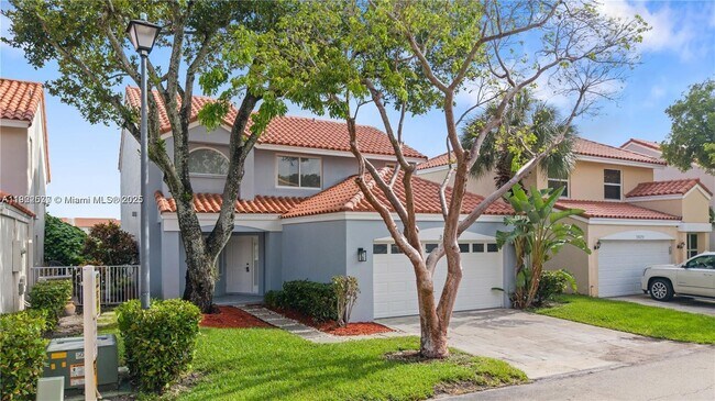 Building Photo - 3835 Lombardy St