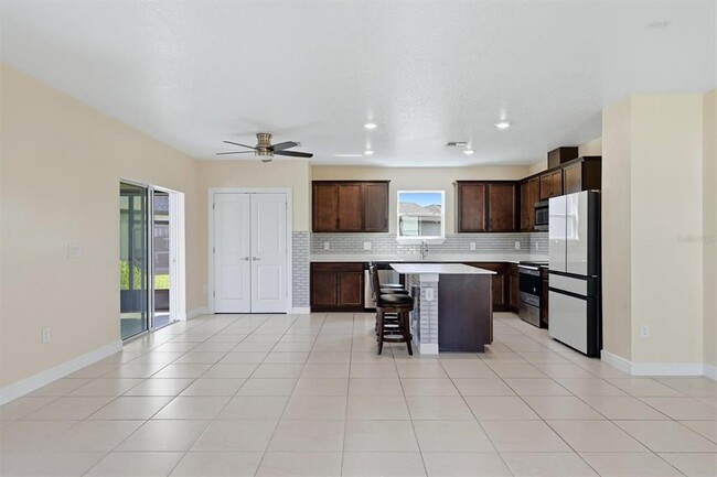 Building Photo - 9108 Royal River Cir