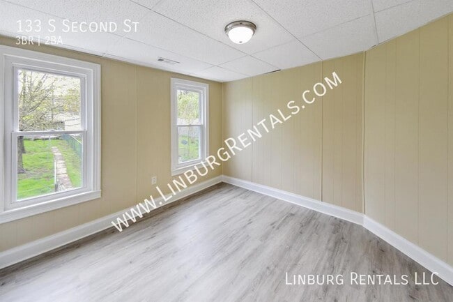 Building Photo - 133 S Second St-