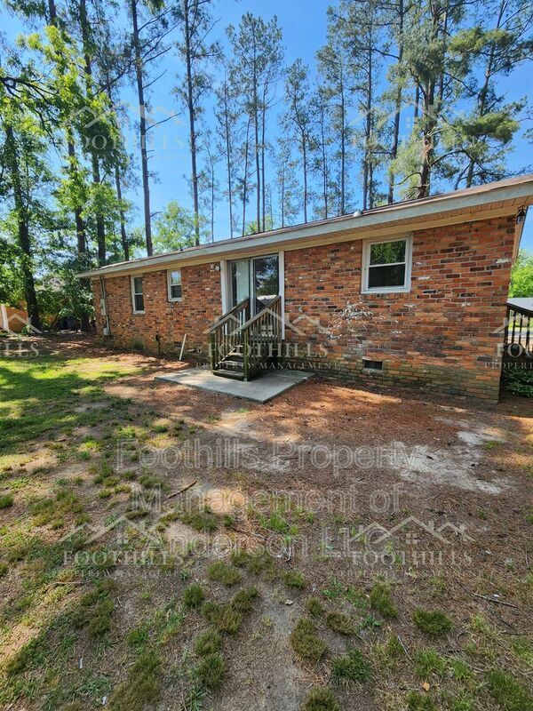 Building Photo - 619 Fairmont Rd
