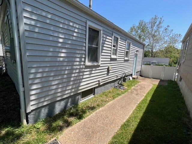 Building Photo - 6735 Dale Ave