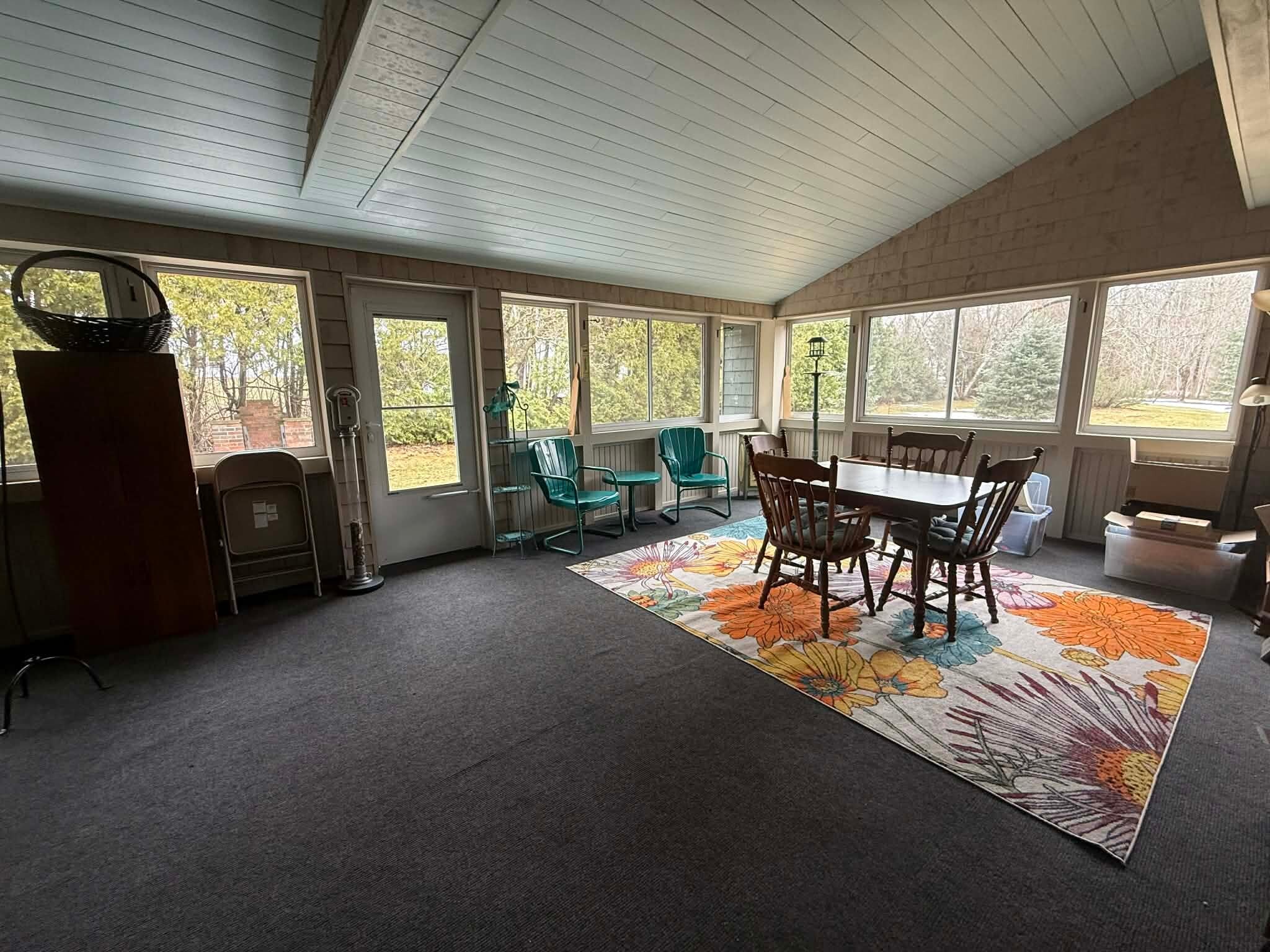 Tea Room- private summer rental - 123 Hardy St