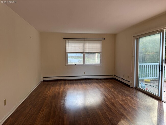 Building Photo - 17 Intervale Ave