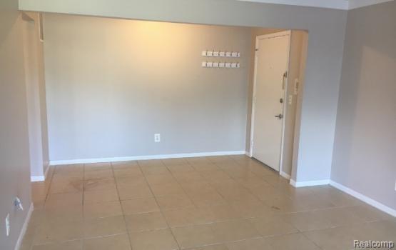 Building Photo - 500 N Fox Hills Dr