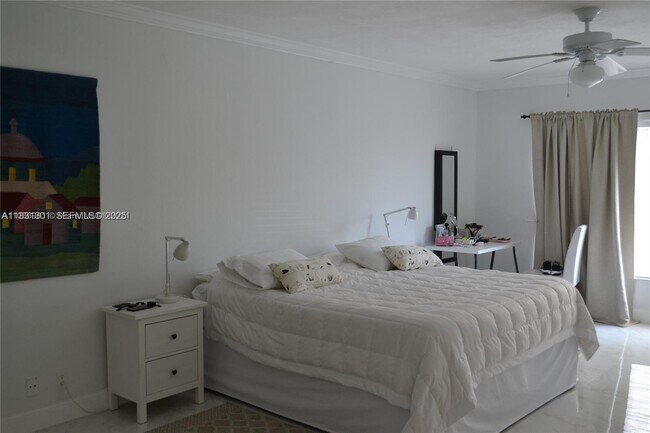 Building Photo - 3850 Galt Ocean Dr