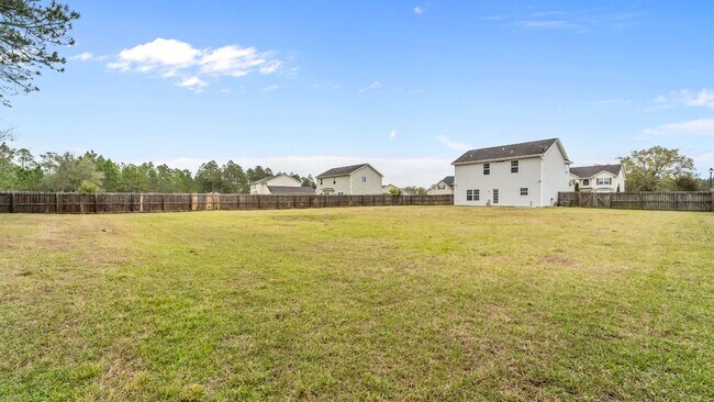 Building Photo - Spacious 3BR Home with Fenced Yard Near Ft. Stewart