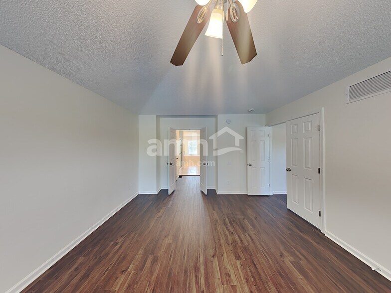 Building Photo - 901 Autumn Green Ct