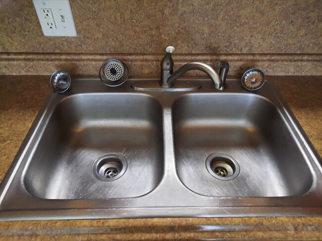 Lots of counterspace, double sink - 1665 10th Ave