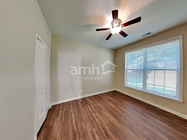 Building Photo - 7355 Sedgebrook Dr W