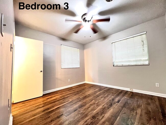 Building Photo - 3312 Little John Dr