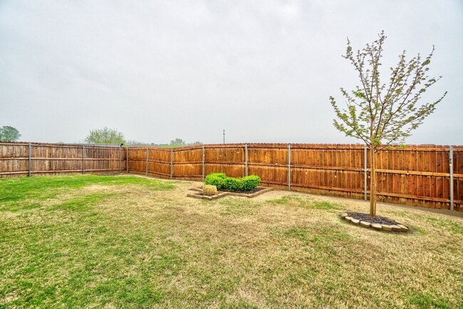 Building Photo - 4009 NE Realtree Dr