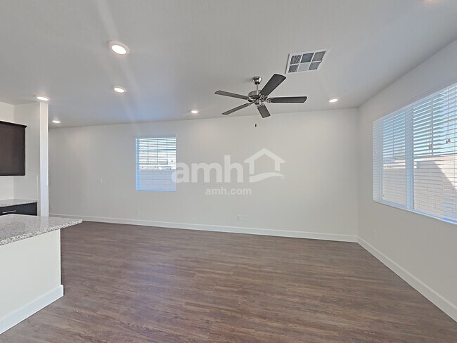 Building Photo - 1710 Viaggio Ave