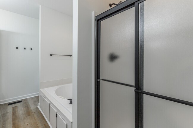 Building Photo - 7782 Prince Dr