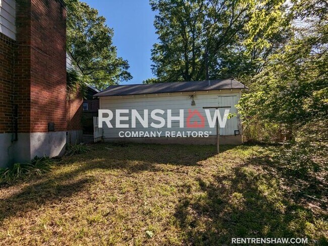 Building Photo - Convenient, 3/2 Home In East Memphis Now A...