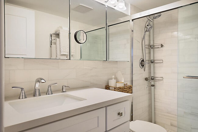 Building Photo - 2121 N Ocean Blvd