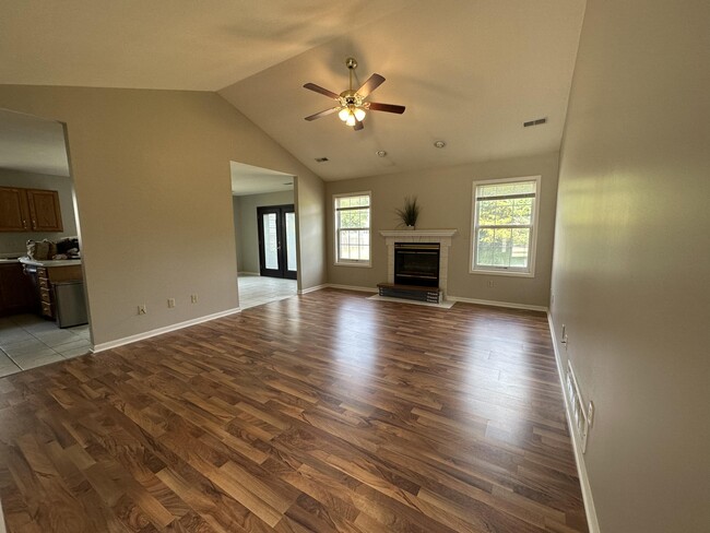 Building Photo - 1608 Apple Valley Ct