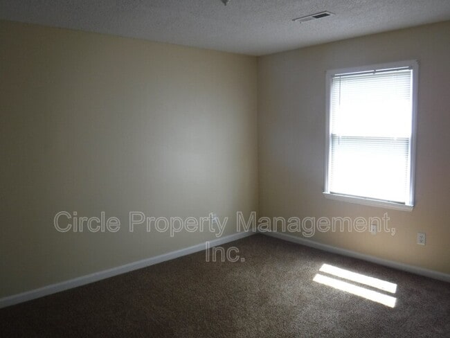Building Photo - 126 Claybill Dr