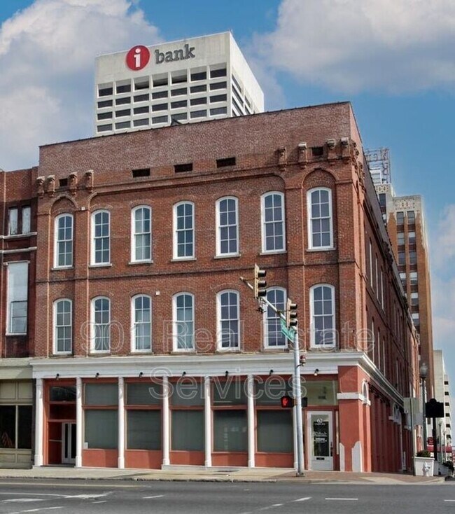 Building Photo - 66 S Front St