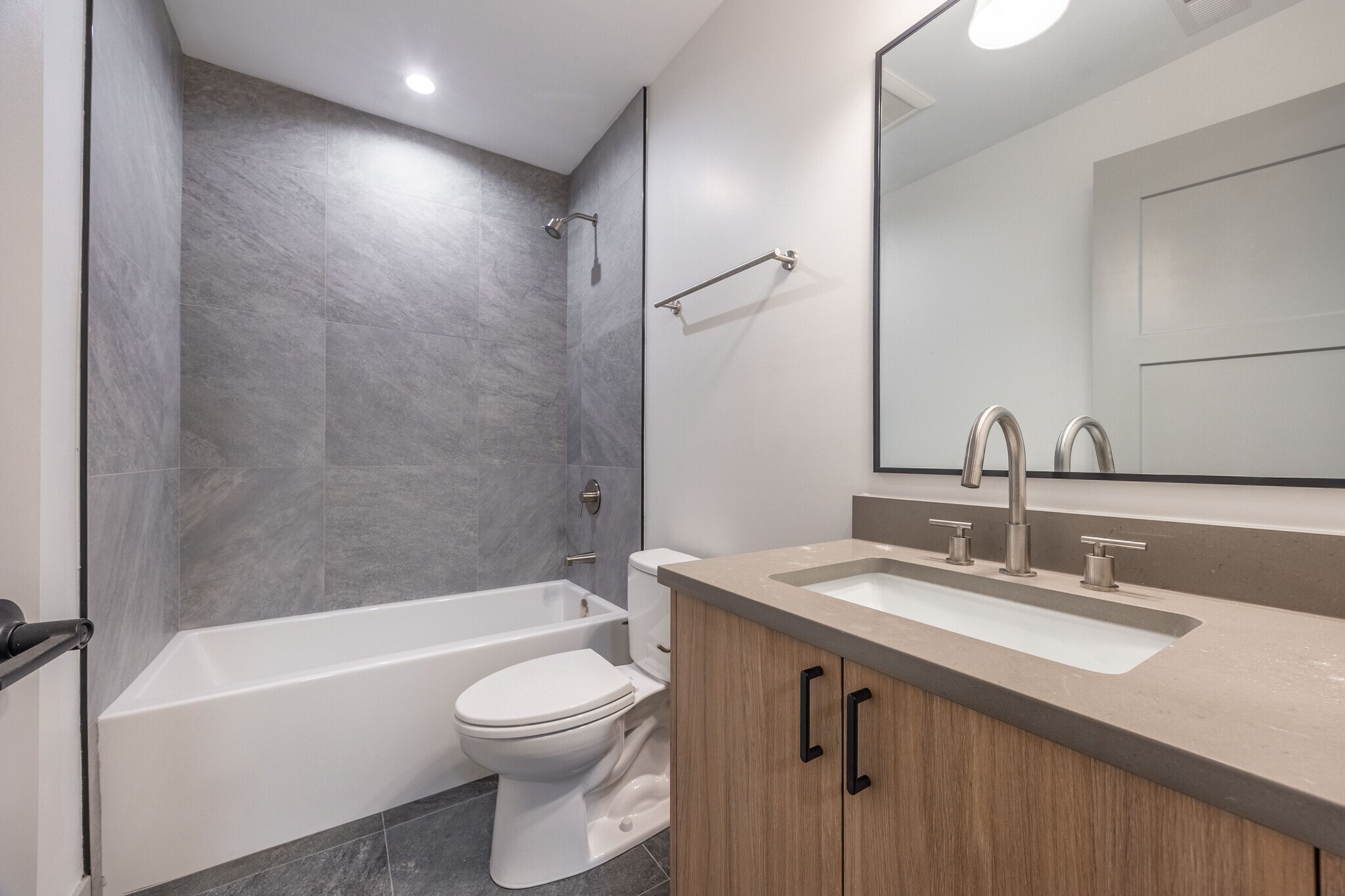 Building Photo - 1330 W Estes Ave