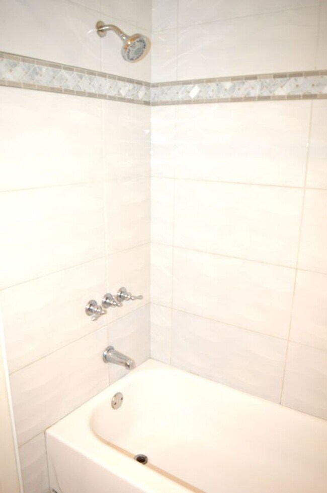 Building Photo - 38-40 Forbes Ave