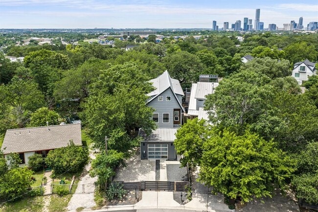 Building Photo - 1182 Oak Grove Ave