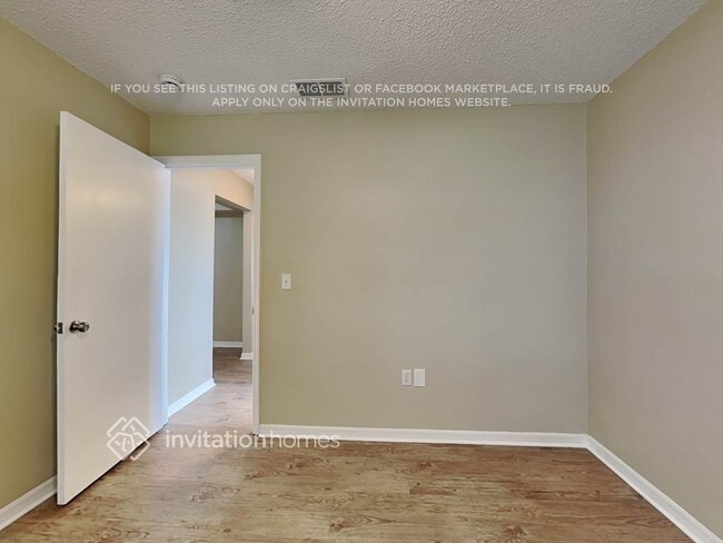 Building Photo - 7840 Arms Dr