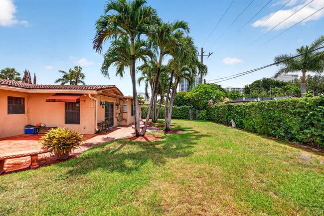Building Photo - 2060 Tropic Isle