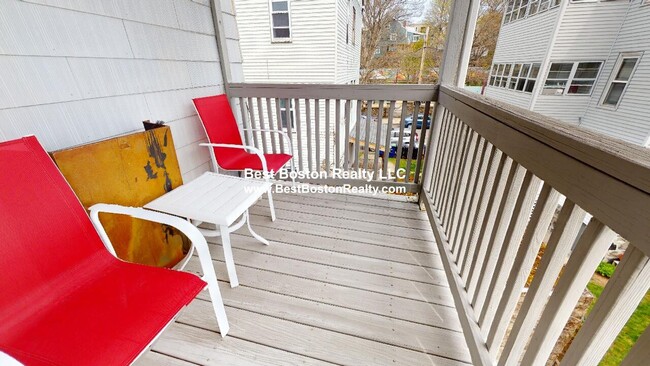 Building Photo - 27A Craigie St. Unit 3