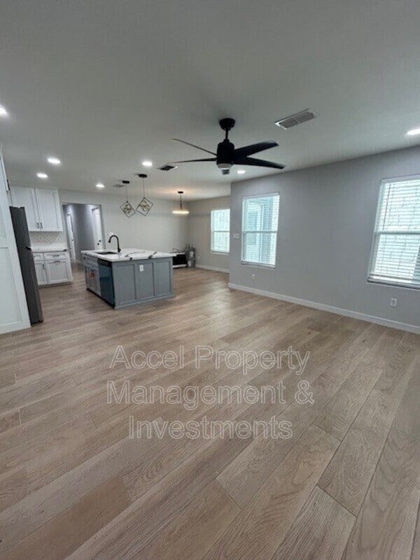 Building Photo - 6617 N 5th St