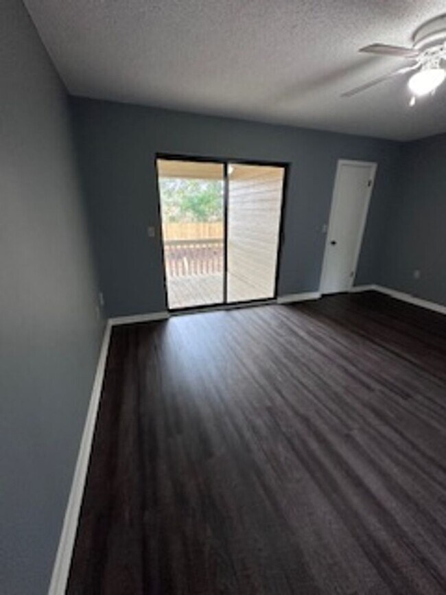 Building Photo - Lakeside Townhomes, Daleville Alabama