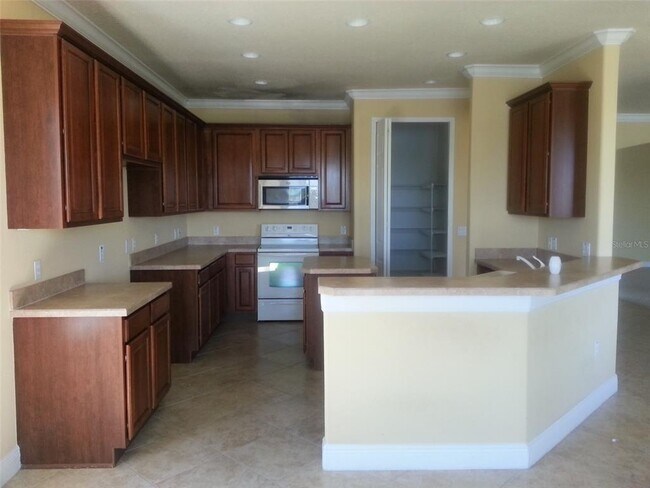 Building Photo - 2100 Majestic Eagle Pl
