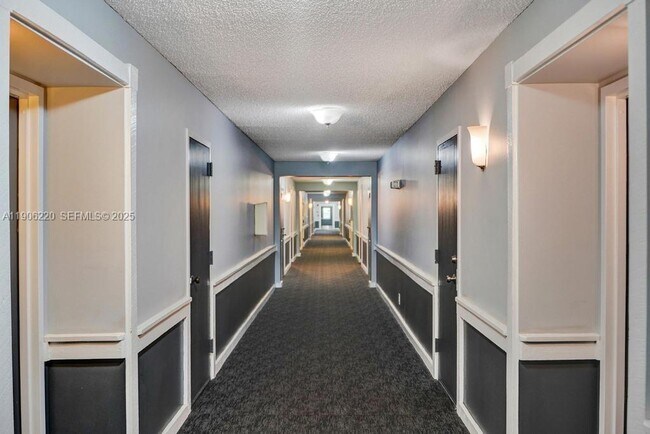 Building Photo - 3101 Oakland Shores Dr