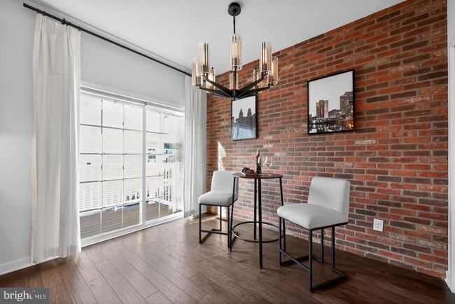 Building Photo - 11 Hedley Ln