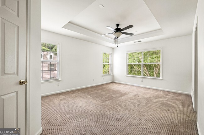 Building Photo - 600 Coligny Ct