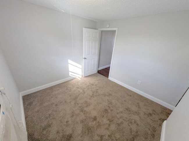 Building Photo - 506-512 Northwood Road