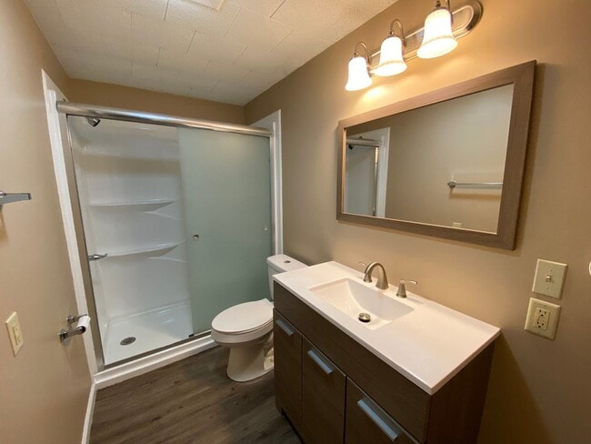 Building Photo - Available Aug 28th , 2026!