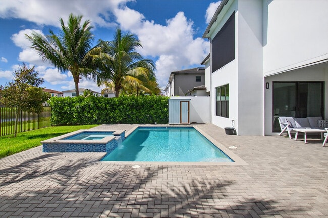 Building Photo - 17222 Blue Bayou Dr