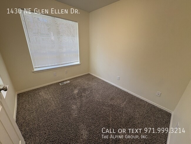 Building Photo - 1430 NE Glen Ellen Dr