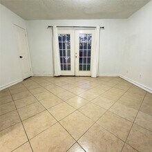 Building Photo - 6406 Tall Willow Dr